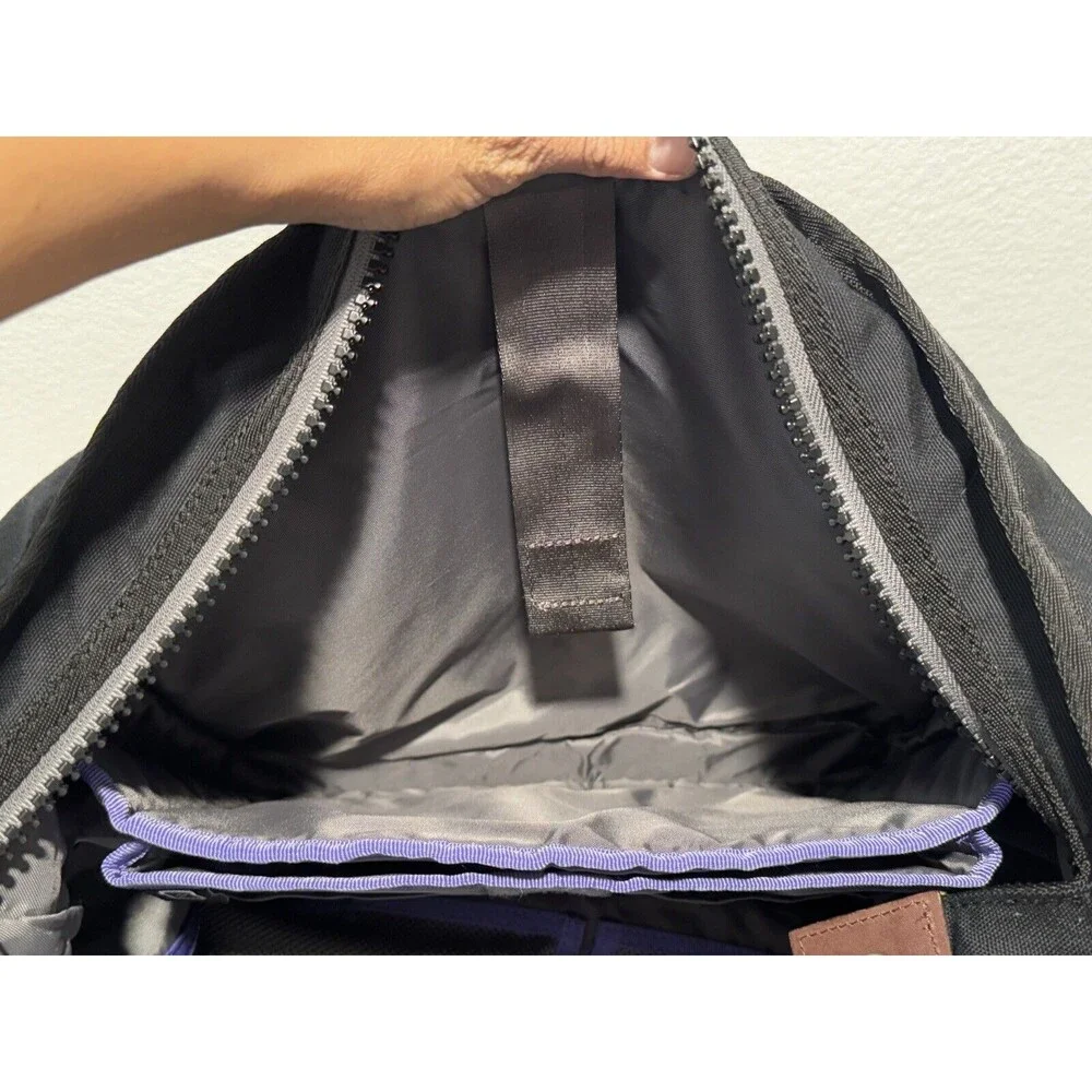 MERRELL Dayender 2 Duffel Tote Bag Black Water Resistant Laptop Pocket Zipper